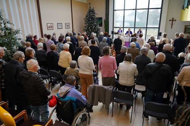 ​Biskup Radoš uoči Božića pohodio Dom za starije i nemoćne osobe Varaždin